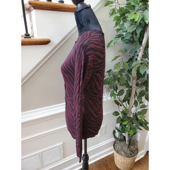 Women's Black & Maroon Long Sleeve Buttons Front Casual Cardigan Sweater - Picture 4 of 10